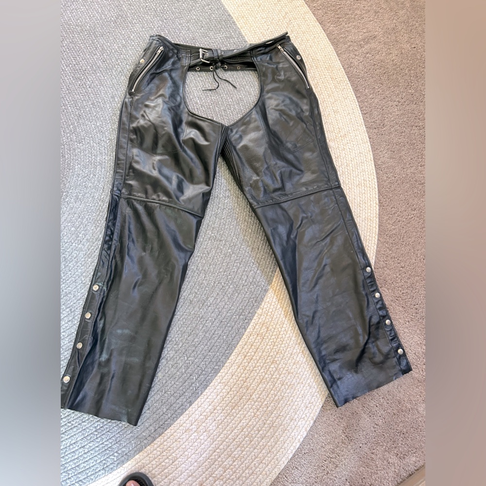 Xelement Abvanced men’s motorcycle chaps. Size XXL pants size 42. Black leather